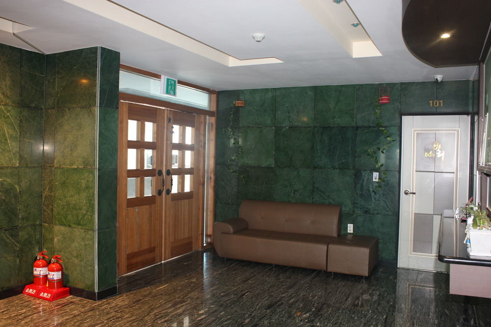 Bali Motel Daejeon Exterior foto